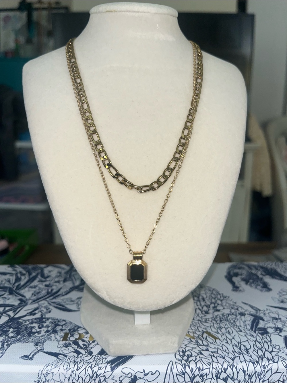 🖤💛Elan’s Daughter 18 K Gold Plated Black Pendant Layered Necklace Set